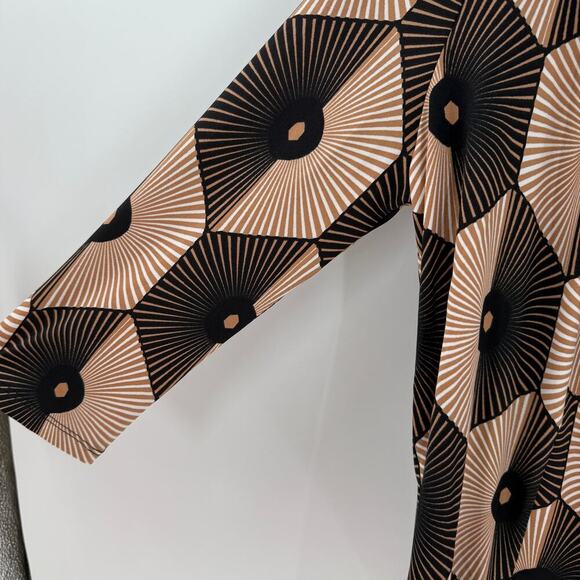 Emily Rose Black & Beige Retro Geometric Layered Blouse with Necklace Size Small - Picture 5 of 9